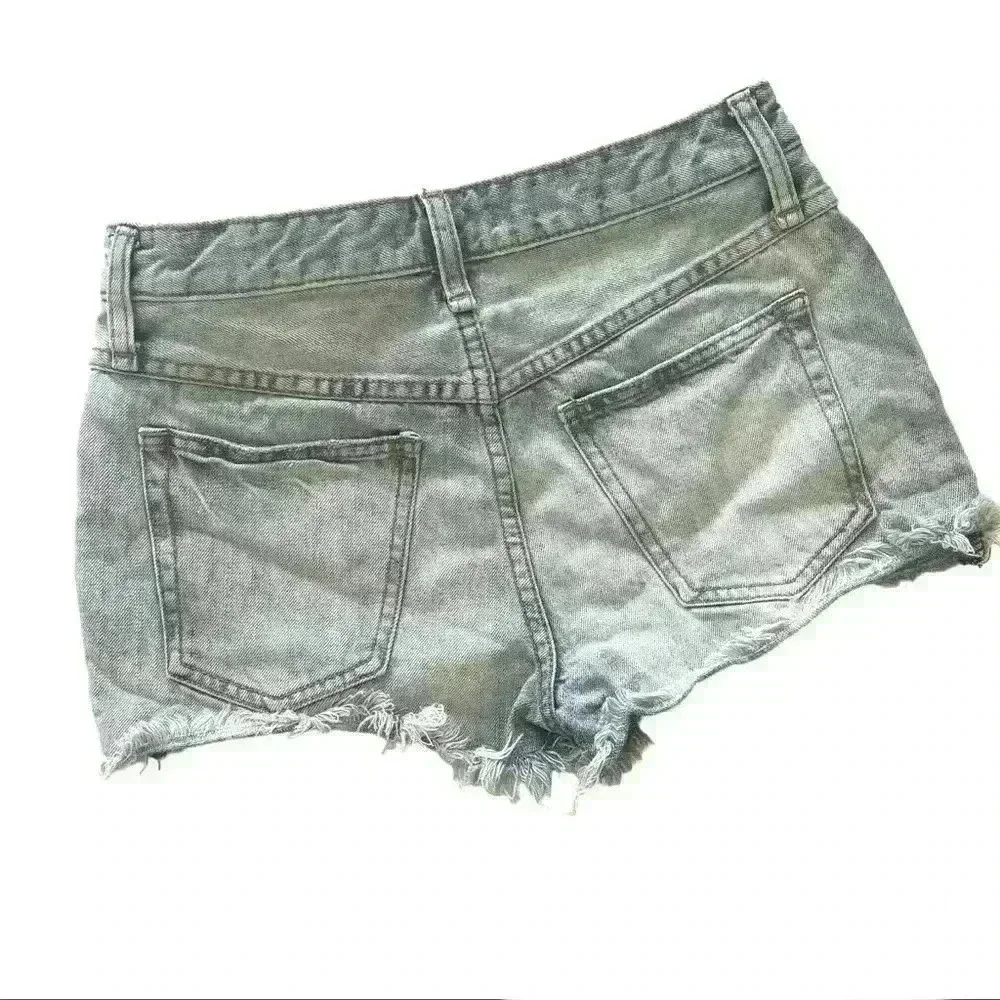 Free‎ People Midrise Light Wash Button Fly Cheeky Denim Fray Jean Short Size 26